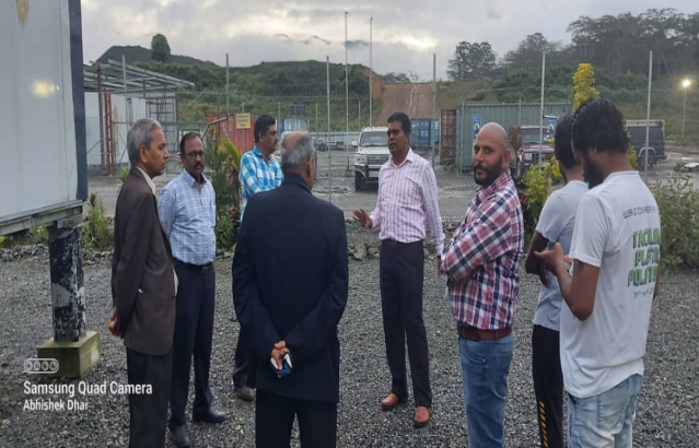 High Commissioner visited the construction site of Jiwaka capital Kurumul built by ESSAR Ltd. and interacted with the Indian project team.