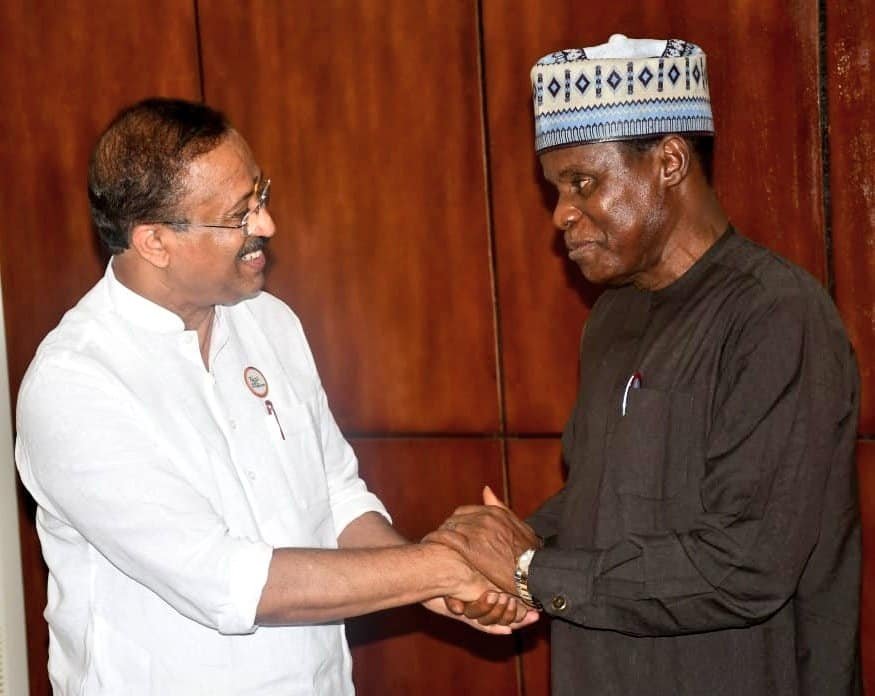 Hon'ble MoS for External Affairs Shri V. Muraleedharan met H.E Maj. Gen. (Rtd) Bashir Salihi Magashi, Minister of Defence of Nigeria in Abuja on 22 August 2022